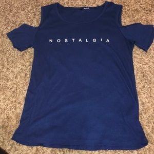 Dark blue, Shoulder hangout